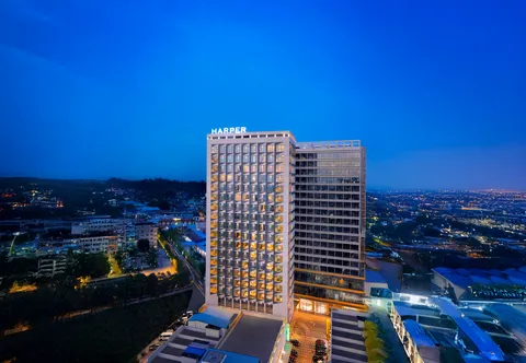 Harper Premier Nagoya Batam by ASTON dengan konsep modern elegan di pusat kota